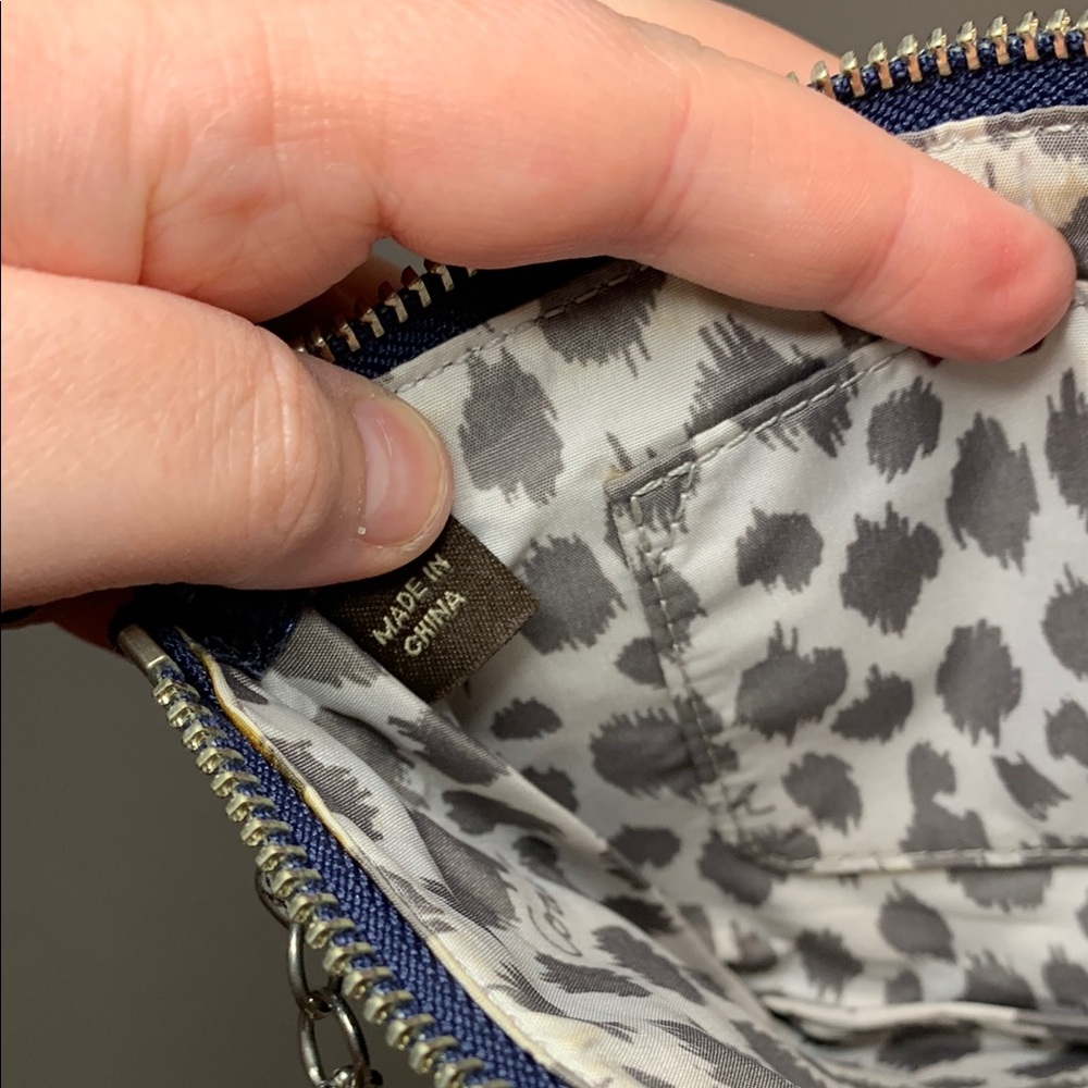 BUNDLE FOR @hope_this_helps - EUC - Coach Poppy Blue Sequin Wristlet - Picture 12 of 15